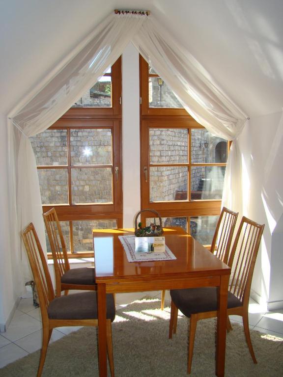 Burg Katzenstein Hotel Katzenstein  Szoba fotó